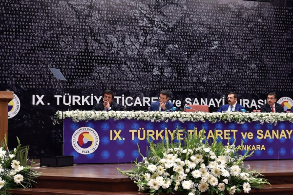 Odamz Ynetim Kurulu Bakan Enis Sln ve Meclis Bakan smail Glerolu IX. Trkiye Ticaret ve Sanayi urasna Katldlar