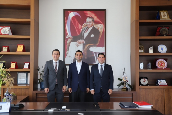 Ziraat Bankası Ticari Çorlu Şube Müdürü Olcay Nazlı ve Müşteri İlişkileri Yetkilisi Ali Hacısüleymanoğlu´ndan Odamız Yönetim Kurulu Başkanı İzzet Volkan´a Ziyaret