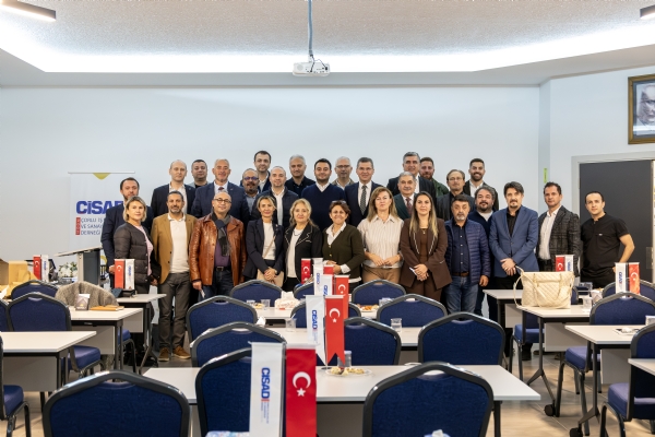 Çorlu TSO Yönetim Kurulu Başkanı İzzet VOLKAN  Meclis Başkanı Erdim NOYAN ve Yönetim Kurulu Üyesi                   Hüseyin ERSOY ÇİSAD Üyeleriyle Sektörel İstişare Toplantısında  Bir Araya Geldi
