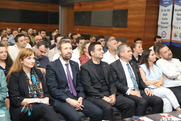 Çorlu Ticaret ve Sanayi Odası ile Mikro Yazılım İş Birliğinde Düzenlenen “Üretimde Yeni Nesil Yapay Zeka Çözümleri ve Sürdürülebilirlik” Semineri Odamızda Gerçekleşti