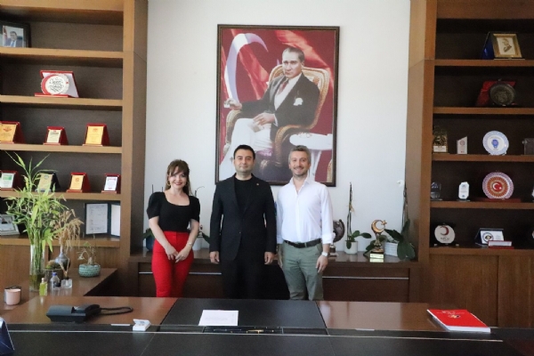Workeasy Kurucuları Eylem ŞİMŞİROĞLU ve Emre ŞİMŞİROĞLUndan Çorlu Ticaret ve Sanayi Odası Yönetim Kurulu Başkanı İzzet VOLKANa Ziyaret