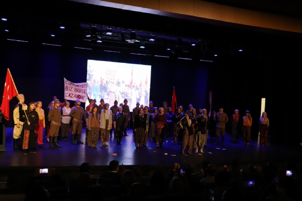 1 Kasm orlunun Kurtuluuna  zel "100 Yllk Emanet Cumhuriyet Dans Tiyatrosu Enis Sln Konferans Salonunda Dzenledi