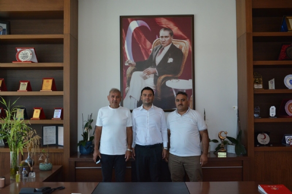 Çakin İnşaat Firma Yetkilisi Yunus ÇAKİN ile İdriz İnşaat Firma Yetkilisi Veli İDRİZ´den Çorlu Ticaret ve Sanayi Odası Yönetim Kurulu Başkanı İzzet VOLKAN´a Ziyaret