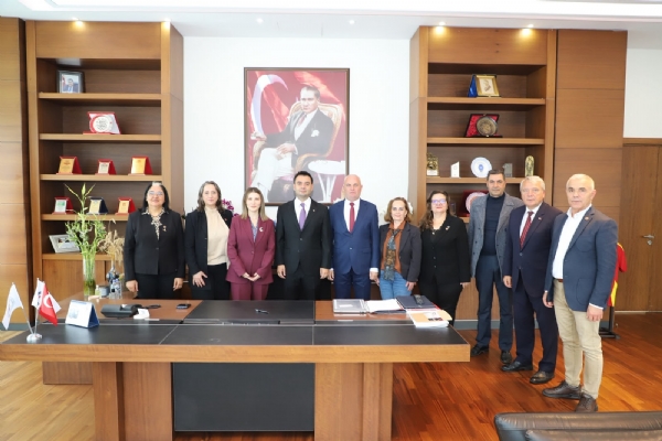 Çorlu Muhtarlar Derneği Başkanı İlker SOYDAN ve Mahalle Muhtarlarından Çorlu Ticaret ve Sanayi Odası Yönetim Kurulu Başkanı İzzet VOLKAN´a Ziyaret