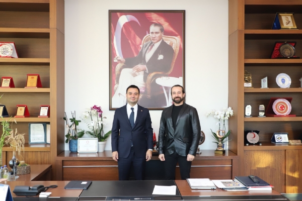 Çorlu Çok Sesli Korosu Şefi Fehmi Cesur ÖZDEMİR´den Yönetim Kurulu Başkanı İzzet VOLKAN´a Tebrik Ziyareti
