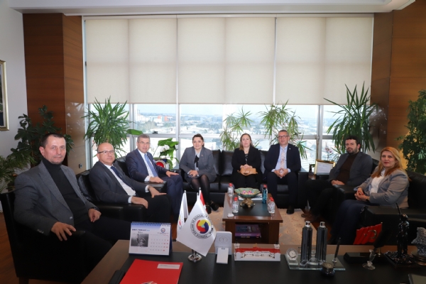 İyi Parti Tekirdağ Milletvekili Sayın Selcan TAŞCI´dan Çorlu Ticaret ve Sanayi Odası Meclis Başkanı Erdim NOYAN´a ziyaret