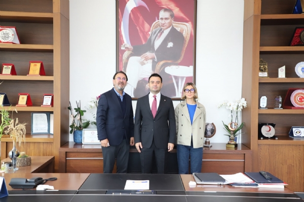 Hasefe Meşrubat Yetkililerinden Odamız Yönetim Kurulu Başkanı İzzet VOLKAN´a Tebrik Ziyareti