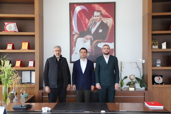 Express Kargo Firması Satış ve Pazarlama Yetkilisi Recep ÇAKAR ve Yürükler Ayakkabı Yetkilisi Erol YÜRÜK´ten Çorlu TSO Yönetim Kurulu Başkanı İzzet VOLKANa Ziyaret