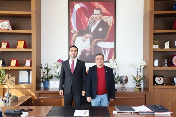 Trakya Gündem Gazetesi İmtiyaz Sahibi Abdurrahim YILDIRIM´dan Yönetim Kurulu Başkanı İzzet VOLKAN´a Tebrik Ziyareti