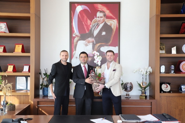 Sağlıkspor Kulübü Başkanı Ersin SEVER ve Otogar Sosyal Hizmetler Firma Yetkilisi Hasan KESKİN´den Yönetim Kurulu Başkanı İzzet VOLKAN!a Hayırlı Olsun Ziyareti