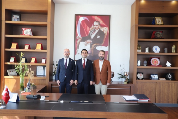 Tekirdağ Barosu Başkan Adayı Av. Ertürk KARAKAŞ ve Yönetim Kurulu Adayı Av. Murat MERAL´den Yönetim Kurulu Başkanı İzzet VOLKAN´a Ziyaret