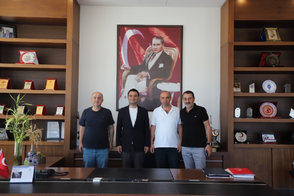 Ayaz İnşaat Firma Yetkilileri Mustafa AYAZ, Hızır İlyas AYAZ ve Cevahir COŞKUN´dan Yönetim Kurulu Başkanı İzzet VOLKAN´a Ziyaret