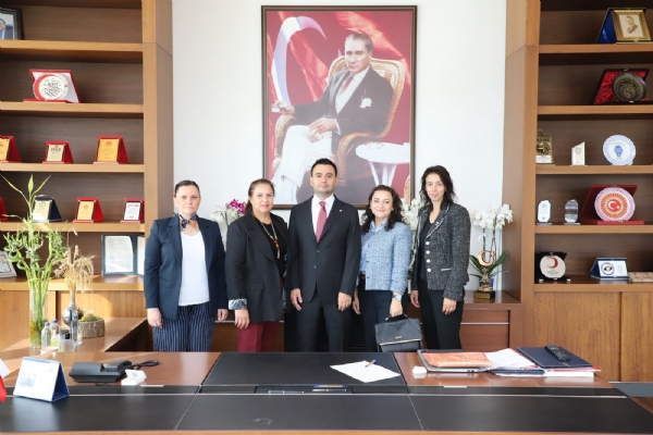 Tekirdağ İş Kadınları Derneği´nden Çorlu Ticaret ve Sanayi Odası Yönetim Kurulu Başkanı İzzet VOLKAN´a Tebrik Ziyareti