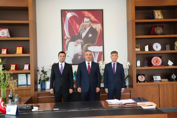 Tekirdağ Valisi Sayın Recep SOYTÜRK ve Çorlu Kaymakamı Sayın Niyazi ERTEN´den Yönetim Kurulu Başkanı İzzet VOLKAN´a Tebrik Ziyareti