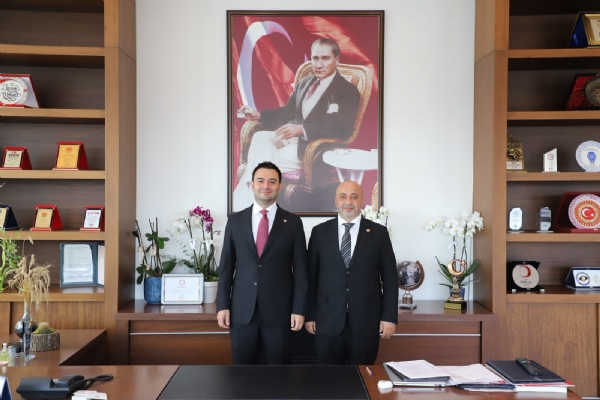 TOK Çelik Firma Yetkilisi Bayram DERE´den Yönetim Kurulu Başkanı İzzet VOLKAN´a Tebrik Ziyareti