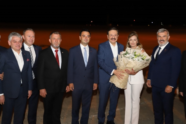 Çorlu TSO Heyeti TOBB Başkanı Sayın M.Rifat HİSARCIKLIOĞLU´nu Çorlu Atatürk Havalimanı´nda Karşıladı