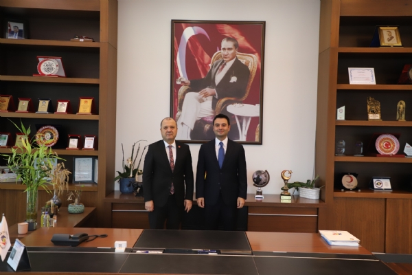 CHP Tekirdağ Milletvekili Sayın İlhami Özcan AYGUN´den Çorlu TSO Yönetim Kurulu Başkanı Sayın İzzet VOLKAN´a Ziyaret