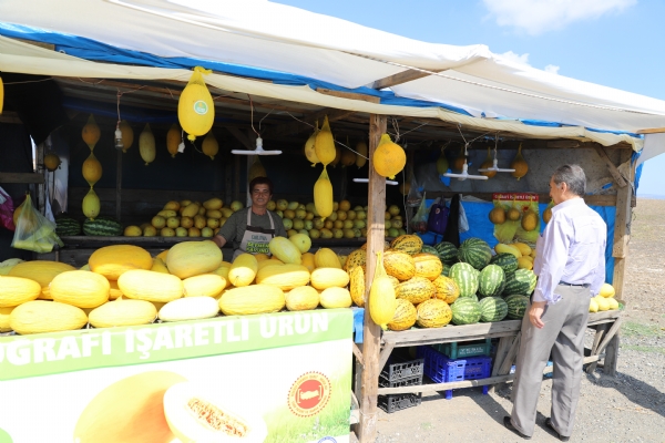 Ynetim Kurulu Bakan zzet VOLKAN Corafi aret Tescilli Seymen Kavunu reticilerinin Talepleri Yerine Getirdi