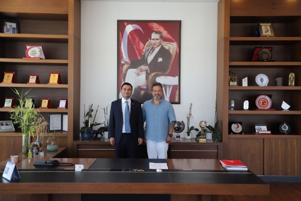 AAC Mimarlık Firma Sahibi Melih Aksoydan Odamız Yönetim Kurulu Başkanı İzzet Volkana Ziyaret