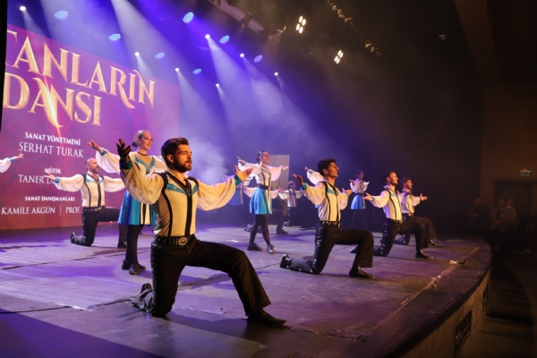 Çorlu Ticaret ve Sanayi Odası ve Çorlu Belediyesi İş Birliğiyle Düzenlenen "Destanların Dansı" Gösterisi Odamızda Gerçekleşti